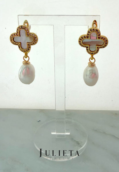 Aretes gancho de madre perla con zirconias con perlas cultivadas