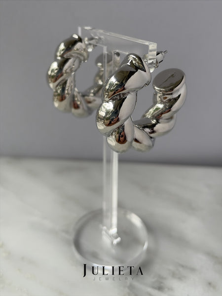 Jubilant earrings in silver