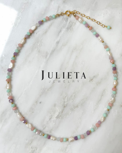 Collar corto pasteles