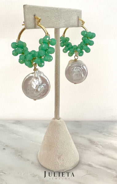 Arracadas grande de cristal color verde con perla cultivada