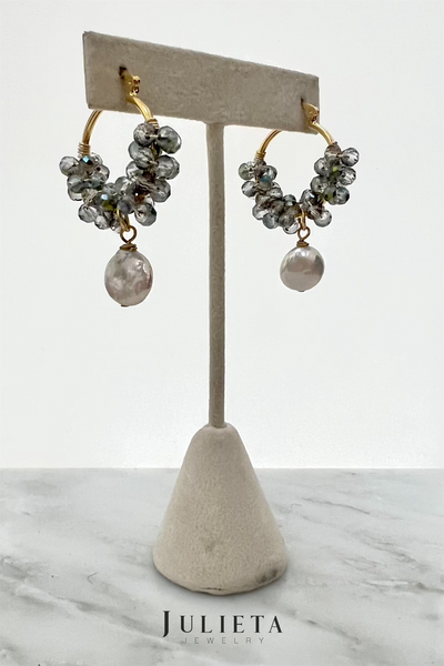 Arracadas grandes de cristal color platinado tornasol con perla cultivada