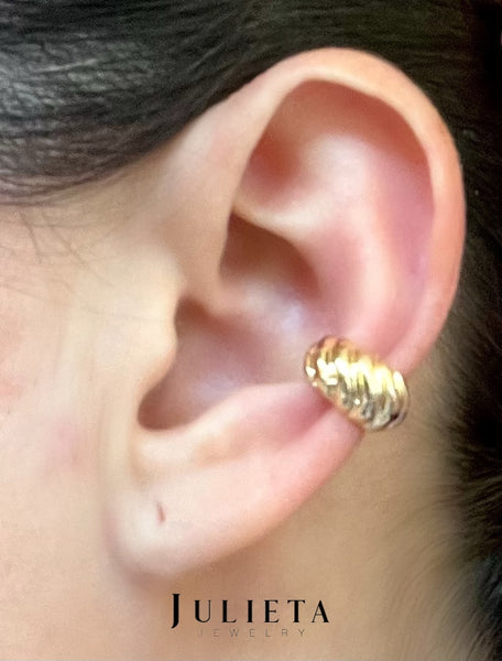 Ear cuff dorado