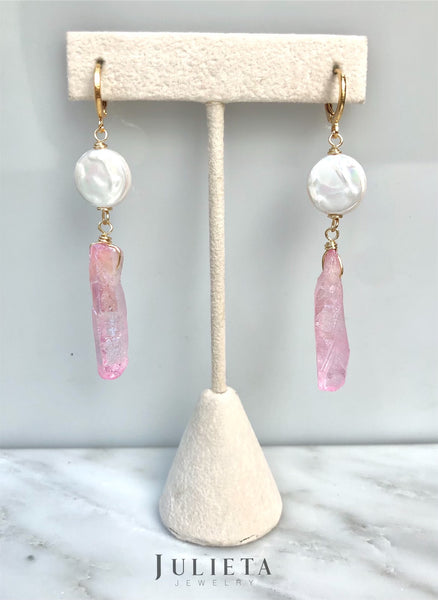 Aretes con perla cultivada y piedra natural rosa tornasol